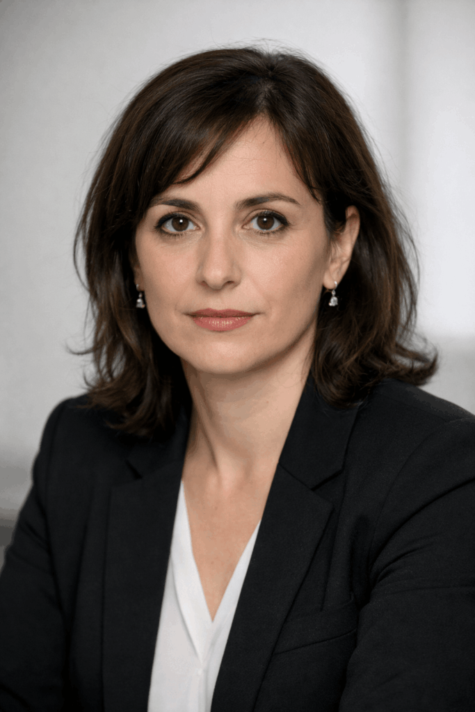 Portrait d’Aline Le Bail-Kremer, journaliste française engagée dans le débat public